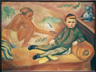 O filho do artista no sofá