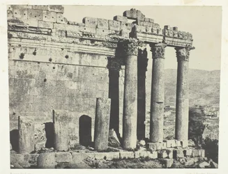 Baalbeck Heliopolis, Templo de Júpiter, Frente Ocidental, Síria, 1849-1951, impresso em 1852.