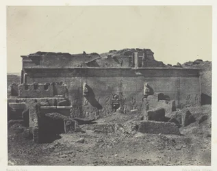 Fachada traseira, Grande Templo de Dendera (Teutyres), Alto Egito