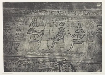 Grande Templo de Denderah (Teutyres), esculturas da fachada posterior; Alto Egito, placa 19 do álbum "Egypte, Nubie, Palestine et Syrie" (1852)