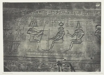 Grande Templo de Denderah (Teutyres), esculturas da fachada posterior; Alto Egito, placa 19 do álbum "Egypte, Nubie, Palestine et Syrie" (1852)
