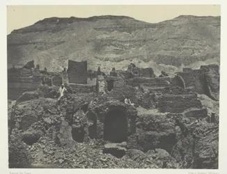 Medinet-Habou, Ruínas da Cidade de Papa; Tebas