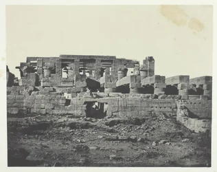 Palácio de Karnak, entrada sul do salão hipostilo, Tebas, 184951, impresso em 1852.