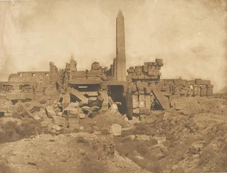 Ruínas do Palácio de Karnac - Vista do final do Santuário, 1849-50.