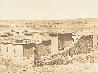 Vista geral do Templo de Kalabcheh Talmis, tirado da montanha, 8 de abril de 1850.