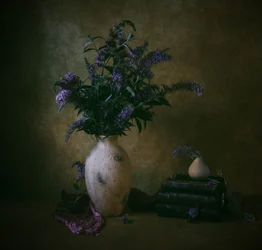 Natureza-morta floral melancólica