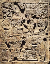 Estela representando um Sumo Sacerdote e uma Mulher, de Yaxchilan