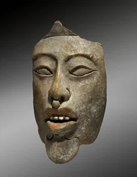 Chefe de um Régua de um Incensario, AD 600-900 (terracota com tinta)