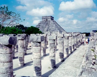 Civilização pré-colombiana: vista do site de Chichen Itza na região de Yucatan. Civilização Maia, período clássico e renascimento Maia, 750-1200 d.C. México