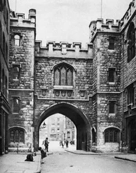 St Johns Gate em um domingo, Clerkenwell, Londres, 1926-1927
