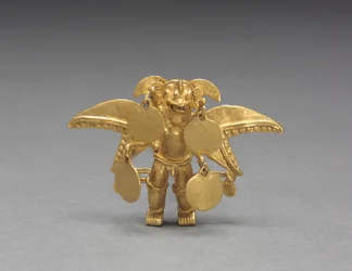 Pingente de figura alada, c. 1000-1550 (ouro fundido e martelado)