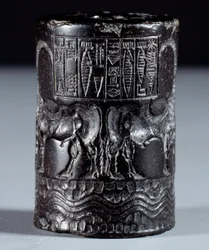 Mesopotâmia: selo cilíndrico em mármore preto em nome do divino Sharkali-Sharri (Shakalisharri), rei de Agade, adornado com heróis a dar de beber a búfalos costas com costas. 2300 a.C. Paris, Museu do Louvre