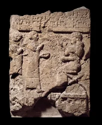 Mesopotâmia: alívio calcário dos escribas que saqueiam durante o saque de Musasir. do palácio de Sargon II em Khorsabad (Khunsabad). 710 AC. Sol 0,64x0,47 m Paris, musee du louvre