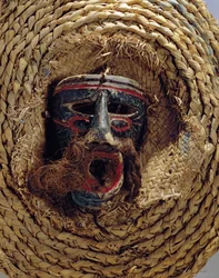 Máscara de traje para a celebração do festival anual mexicano de Guelaguetza (madeira e palha trançada)