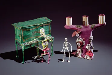 Dia dos mortos como músicos (papel machê) (ver 229288 para detalhes)