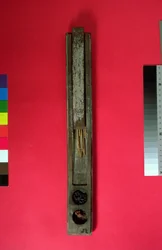 Estojo para canetas, de Tomb 75, Beni Hasan, Middle Kingdom, c.2060-1786 aC (madeira) (ver também 107034)