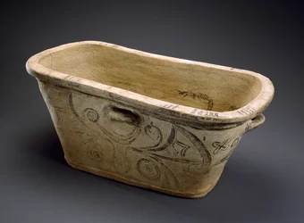 Larnax (banheira e caixão) ou "caixa de cinzas"