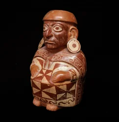 Arte pré-colombiana, civilização Moche: vaso representando o «Tecelão» - 200 a.C.-700 d.C. - Lima, Museu Nacional de Antropologia e Arqueologia, Peru - Arte pré-colombiana, civilização Moche (cultura Mochica), garrafa antropomórfica: representação