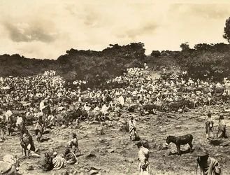 Construir um império na era fascista: Mercado Abissínio, 09/05/1936 (foto a p/b)