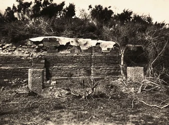 Construir um império na era fascista: Ruínas do Axum em Adulis, 09/05/1936 (foto a p/b)