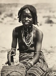Construindo um Império na era fascista: Cunama girl, 09051936