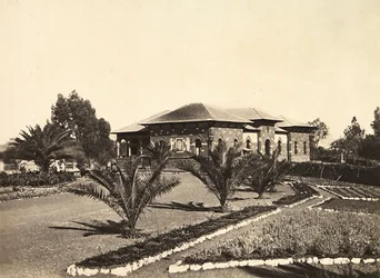 Construir um império na era fascista: Escritório do Governo em Asmara, 09/05/1936 (foto a p/b)