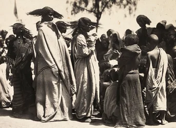 Construir um império na era fascista: Meninas muçulmanas, 09/05/1936 (foto a p/b)