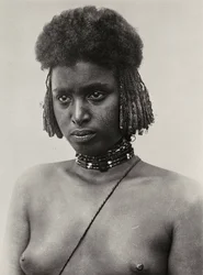 Construir um Império na Era Fascista: uma mulher Bilen, 09/05/1936 (foto a p/b)