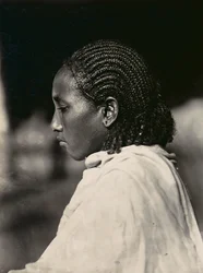 Construindo um Império na era fascista: uma mulher abissínia, 09/05/1936 (foto a p/b)
