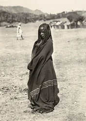 Construir um Império na Era Fascista: uma mulher Habab, 09/05/1936 (foto a p/b)
