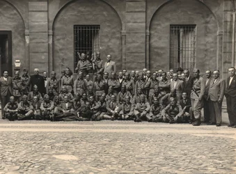 Álbum "MVSN- Blackshirts": Milícia Voluntária na Guerra da Partida para a África (foto a p/b)
