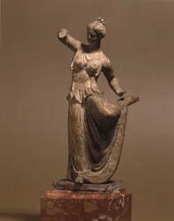 A civilização micénica: Tanagra dancer, século III a.C., Museo della Scala, Milão