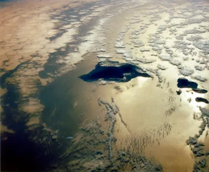 Terra vista do espaço - as ilhas havaianas, EUA, década de 1980.