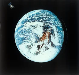 Terra vista do espaço, década de 1980.