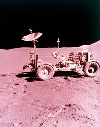 O primeiro Lunar Roving Vehicle, Apollo 15, julho de 1971.