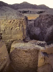 Trincheira no sítio arqueológico neolítico de Jericó