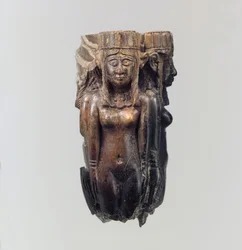 Ventilador ou cabo de mosca-branca na forma de quatro figuras femininas, c.8-7º século a.C. (marfim)