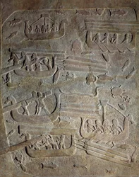 Mesopotâmia na era Neo-Assíria (cerca de 1000-612 AC): "Expedição Naval, transporte de madeira do Líbano ao longo da costa fenícia, carregamento de barcos" Século VIII a.C. De Khorsabad (Khunsabad) Paris, Musee du Louvre