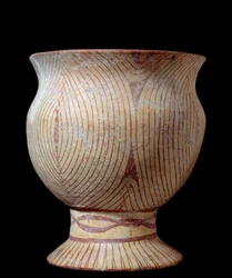 Neolítico: vaso de cerâmica. Proveniente da Tailândia. 4630 a.C. 0,23 x 0,2 m. Paris, Musée Guimet, Museu Nacional das Artes Asiáticas