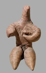 Figurinha de barro pintada de uma mulher, Síria, c.5000 a.C. (barro)