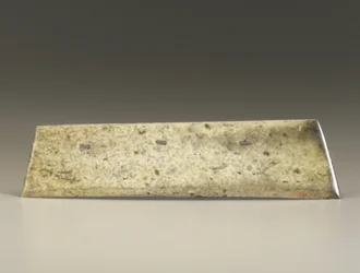 Formão bifurcado (zhang), Cultura Qijia, c.2500-2000 aC (jade)