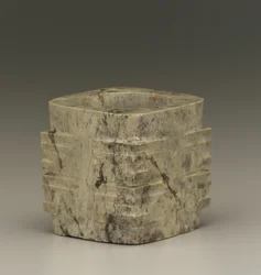 Região do Lago Tai, cultura Liangzhu, 3300-2250 aC (jade)