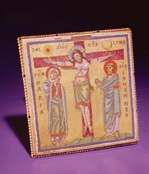 Placa com a Crucificação, c.1150-75 (esmalte champleve & cloisonne, liga de cobre e dourado)