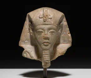Chefe de um Shabti de Akhensten, c.1352-1336 aC (calcário)