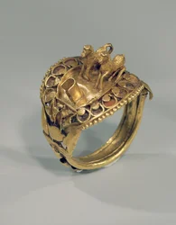Anel de cavalo (ouro e cornalina)