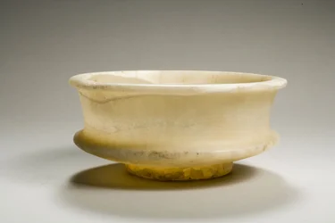 Tazza, 18a-19a Dinastia, 1540-1186 aC (alabastro)