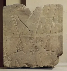 O Deus Amon abraçando Ramsés II, Karnak, c.1401-1213 aC (arenito)