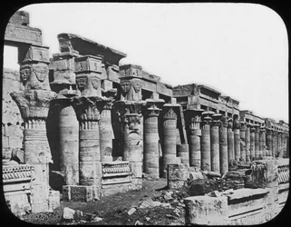 Colunata, Templo de Philae, Egito, c1890