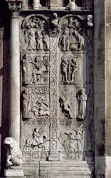 Detalhe do lado sul da varanda oeste, pedra c.1120-38 ver 136520 e 136522