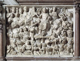 A Cadeira de Juízo Final (Last Judgment) feita por Nicola Pisano (1215/20-1278/84) (Púlpito de mármore) 1260 Baptistere Saint John of Pisa (Battistero san Giovanni di Pisa), Itália